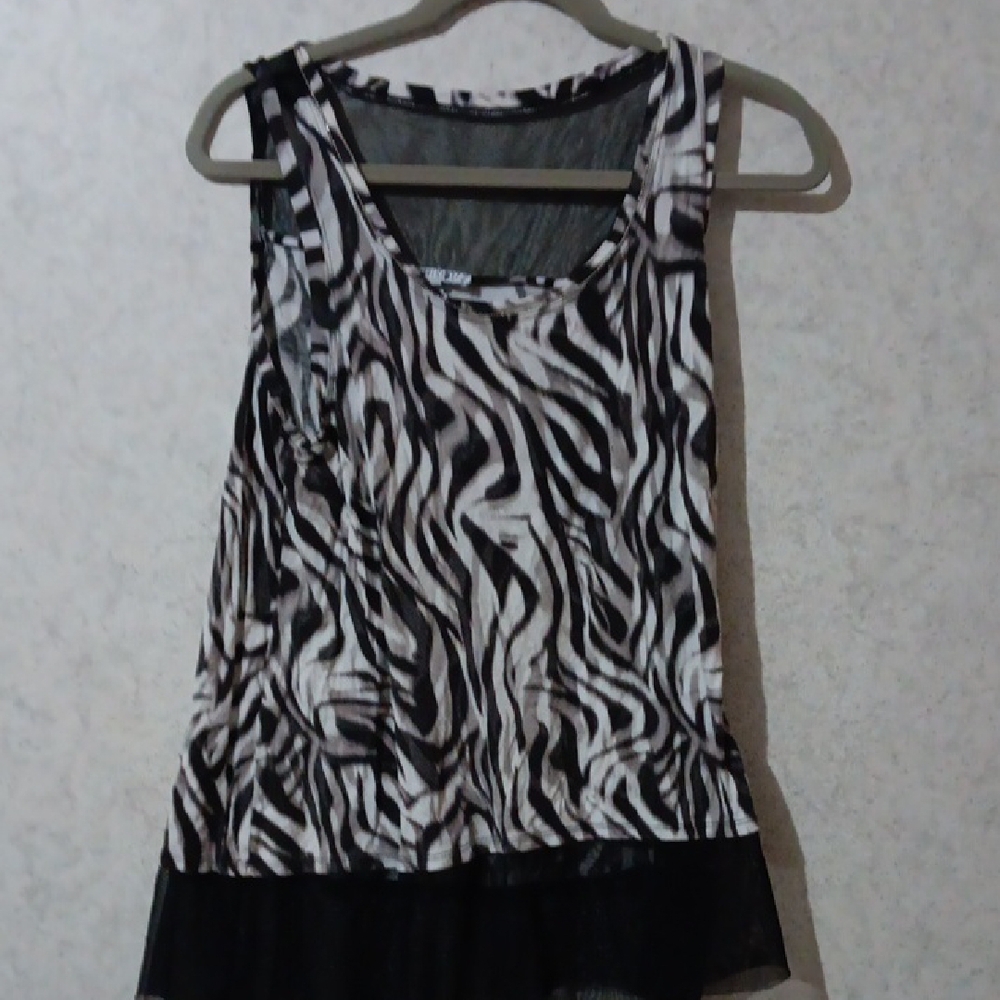 Jennifer Lopez Black and White Graphic Peplum Tank Top